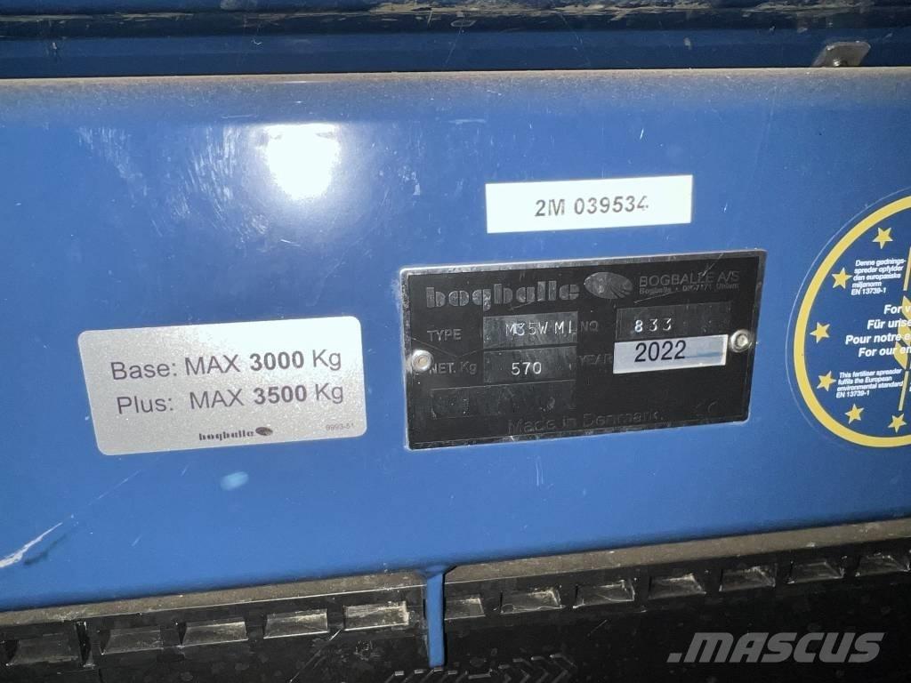 Krm M35W PLUS Rozrzutnik nawozów mineralnych