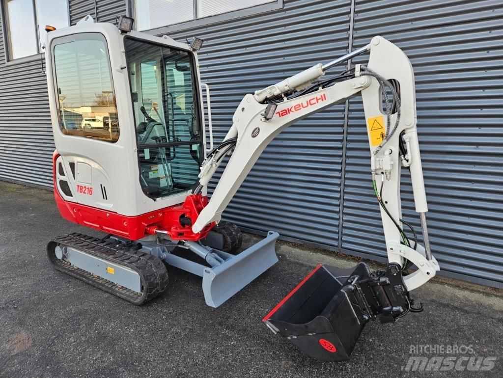 Takeuchi TB 216 Minikoparki
