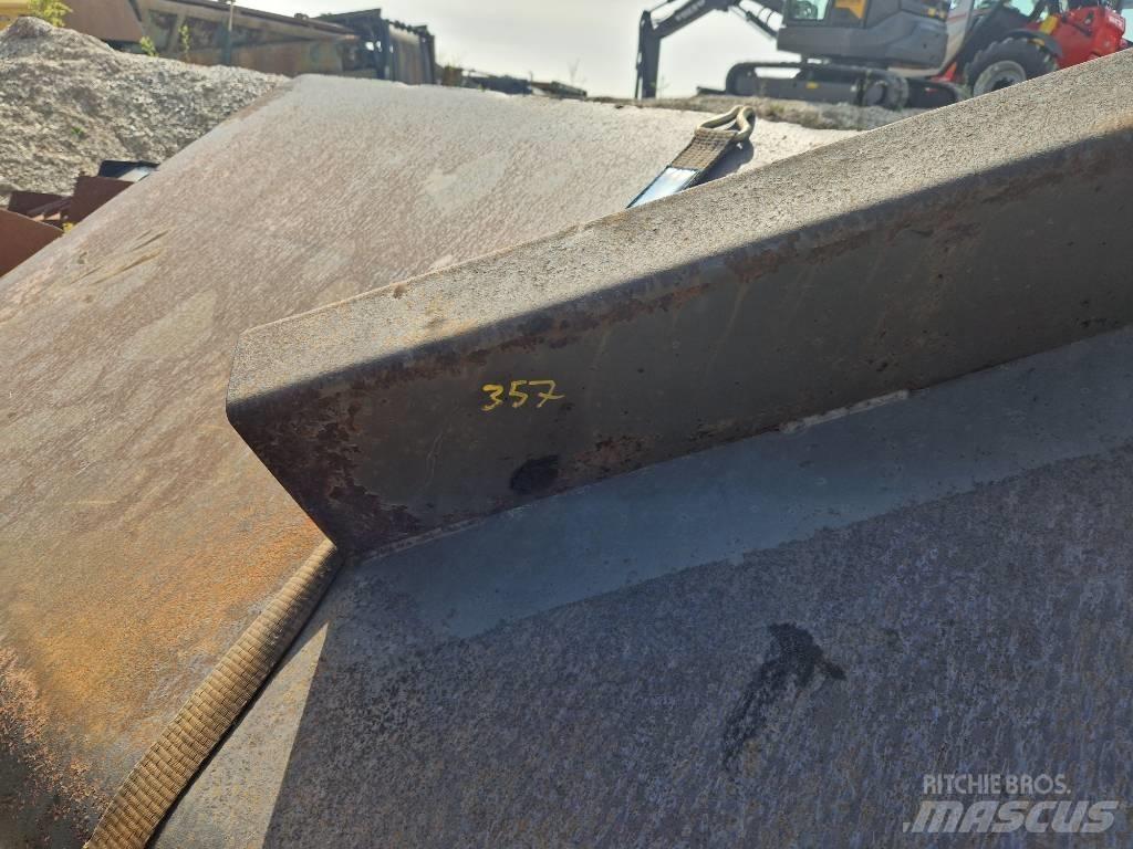 Volvo L 180 Łyżki do ładowarek