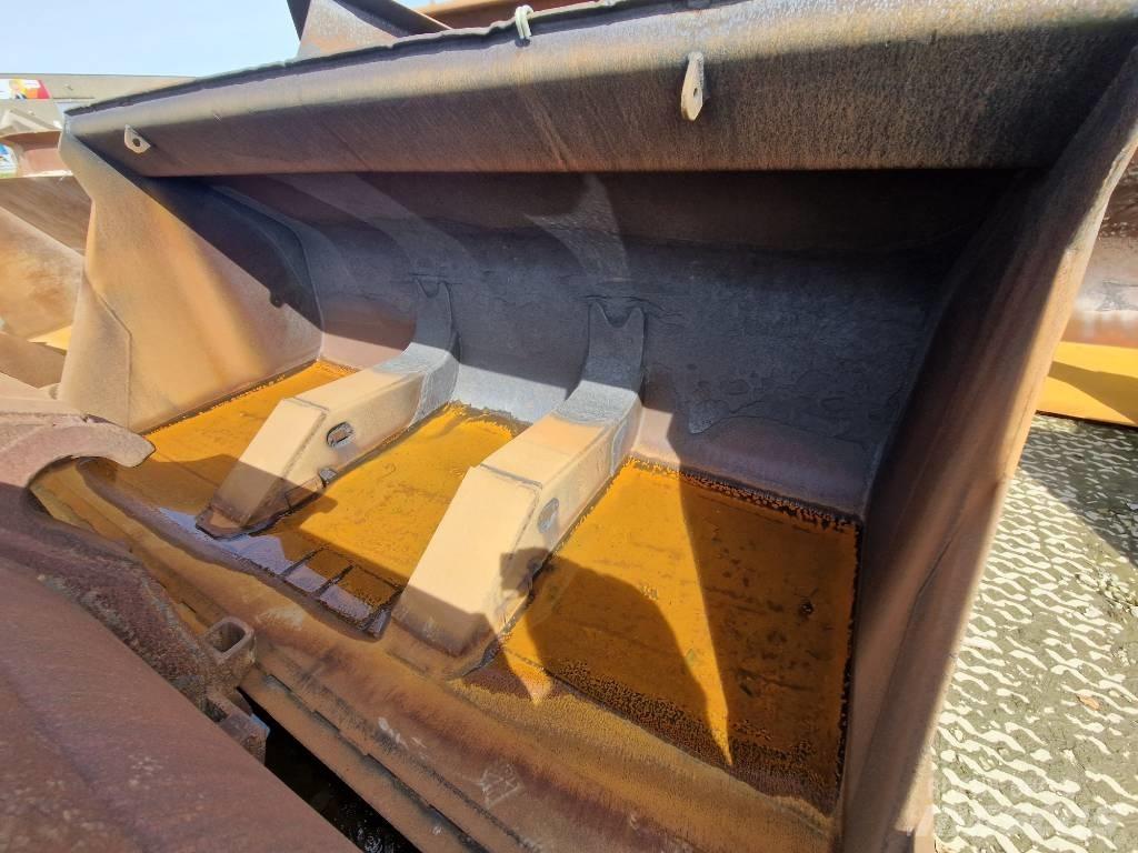 Volvo L 180 Łyżki do ładowarek