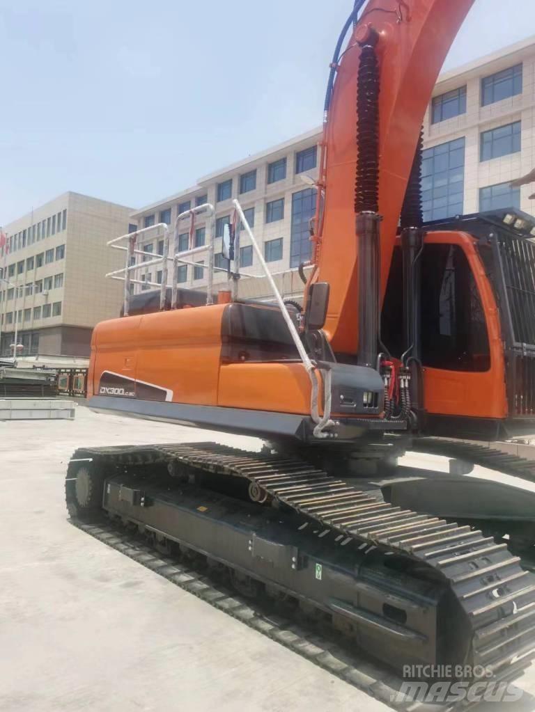 Doosan DX 300 LC Koparki gąsienicowe