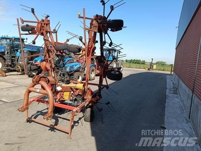 Kuhn GF8501 MH Zgrabiarki i przetrząsacze