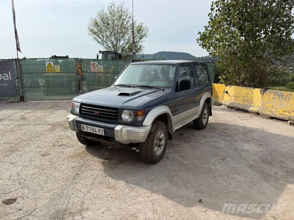 Mitsubishi Montero Samochody osobowe