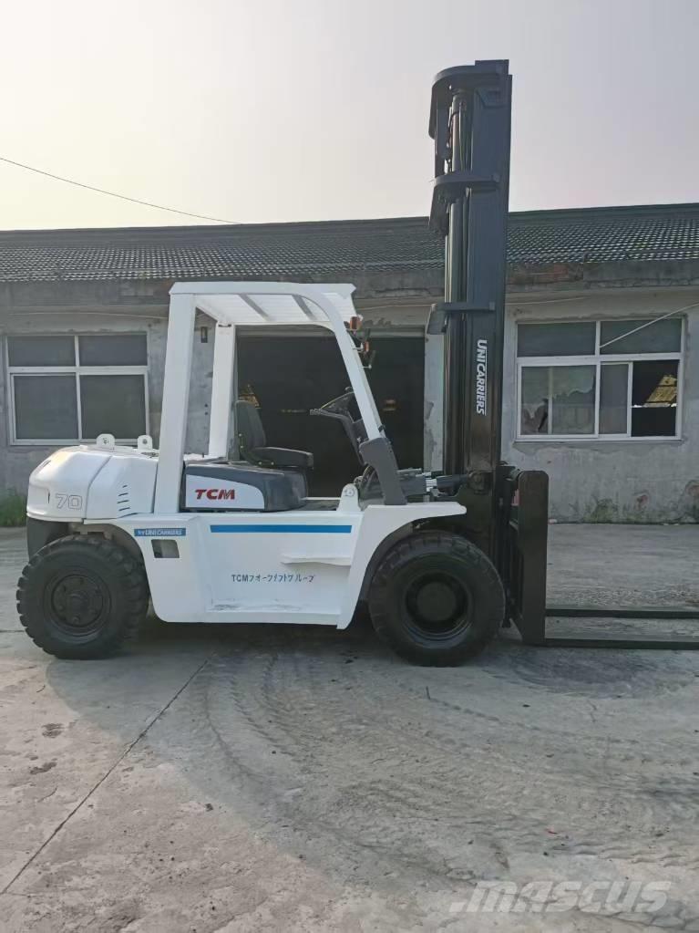 TCM FD 70 Z8 Samochody ciężarowe ze skrzynią zamkniętą