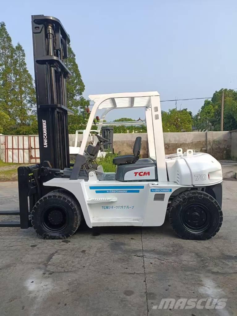 TCM FD 70 Z8 Samochody ciężarowe ze skrzynią zamkniętą