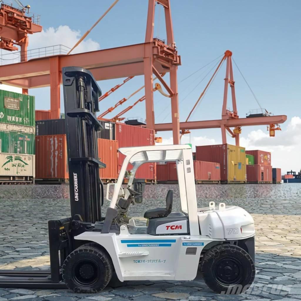 TCM FD 70 Z8 Samochody ciężarowe ze skrzynią zamkniętą