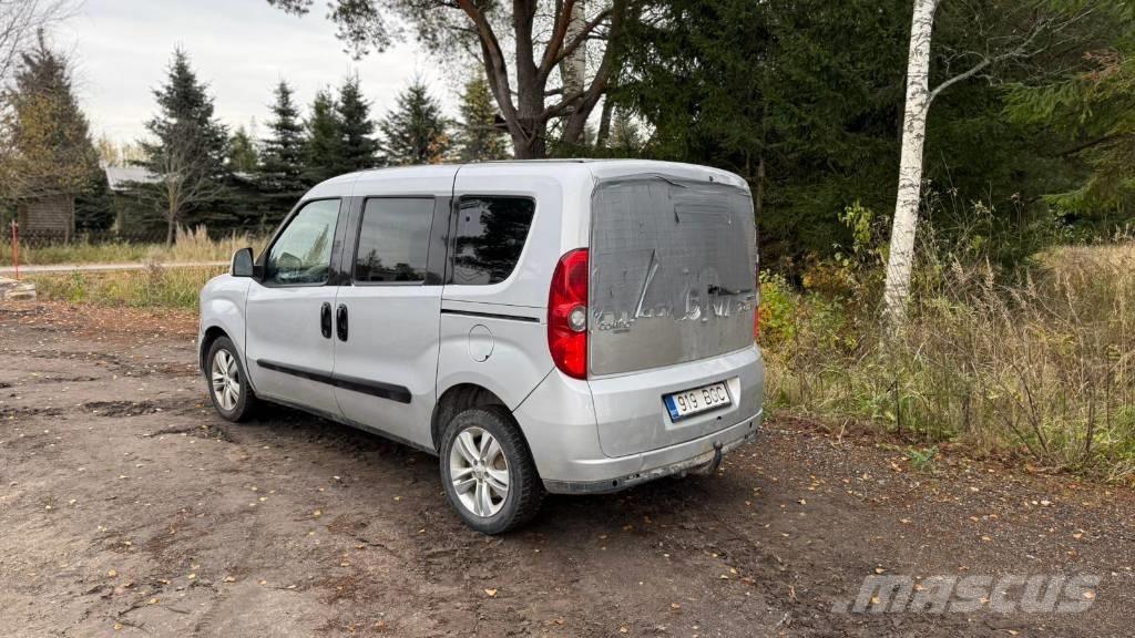 Opel Combo Samochody osobowe