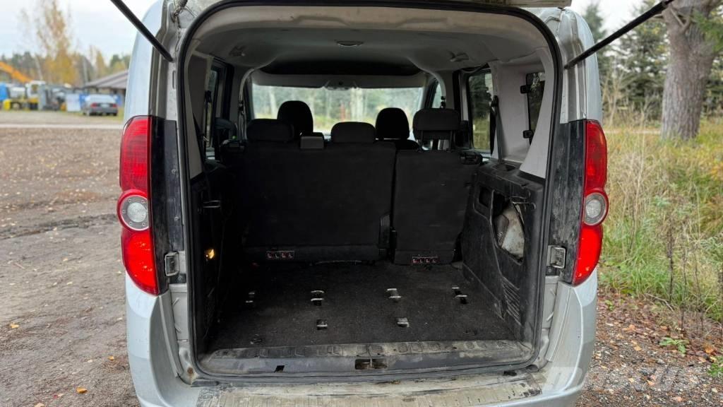 Opel Combo Samochody osobowe