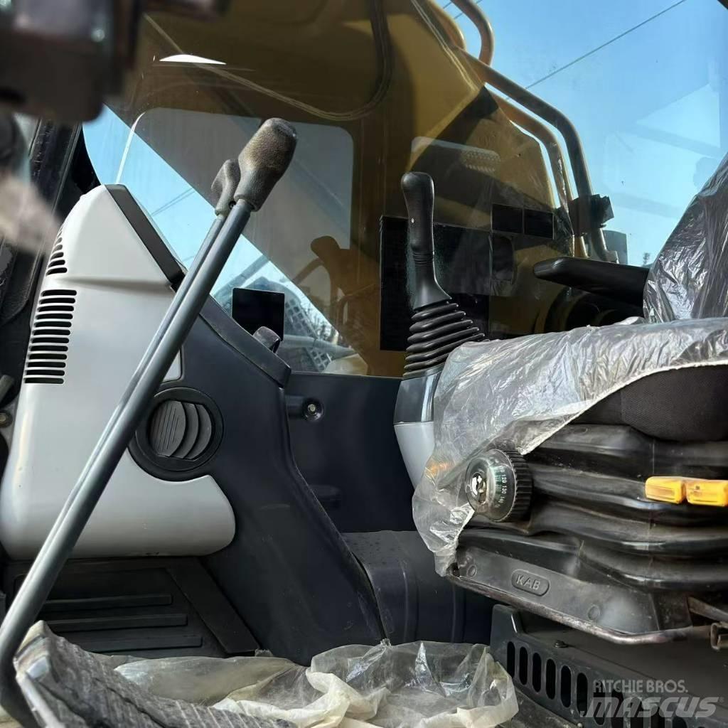 Komatsu 450 Koparki gąsienicowe