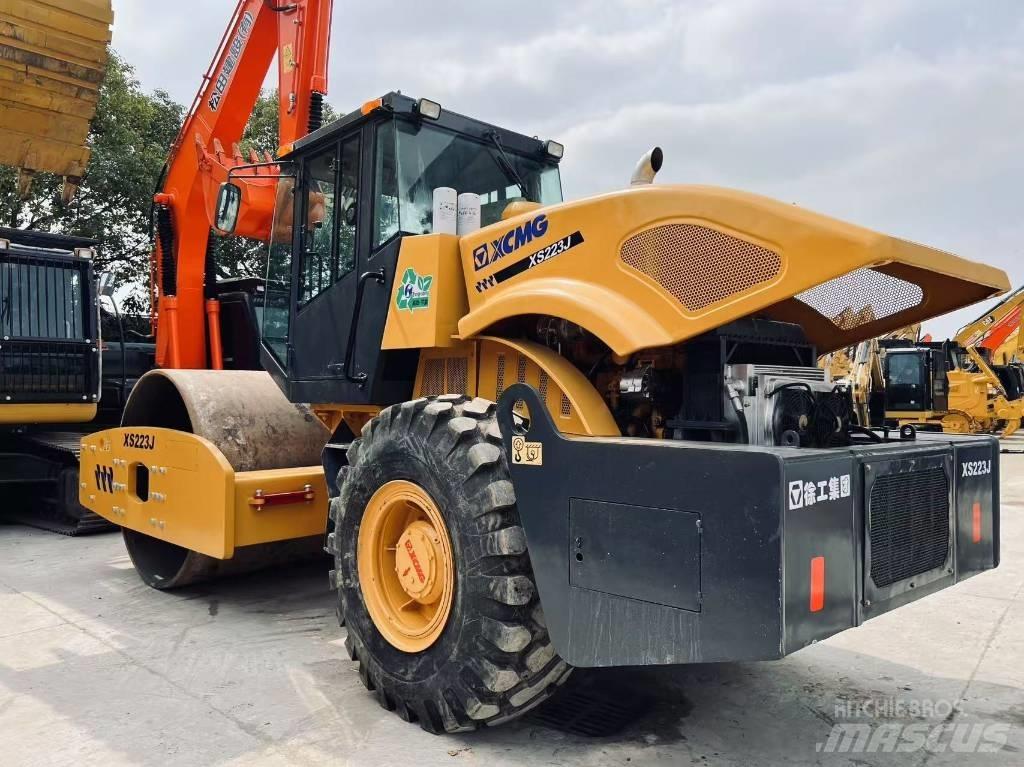 XCMG XS 223 J Walce jednobębnowe