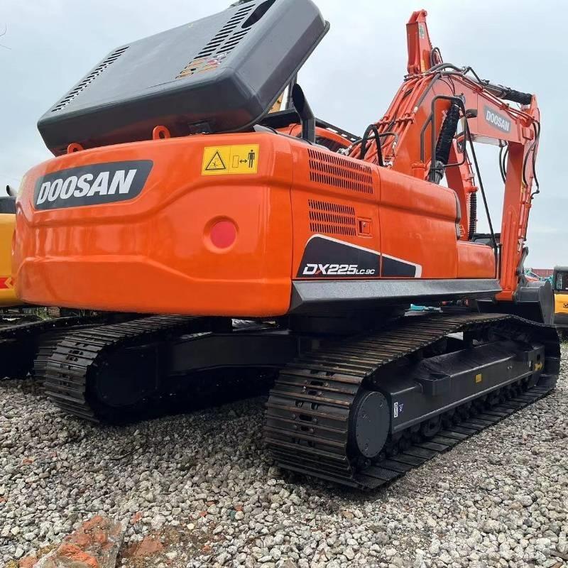 Doosan DX 225 Koparki gąsienicowe
