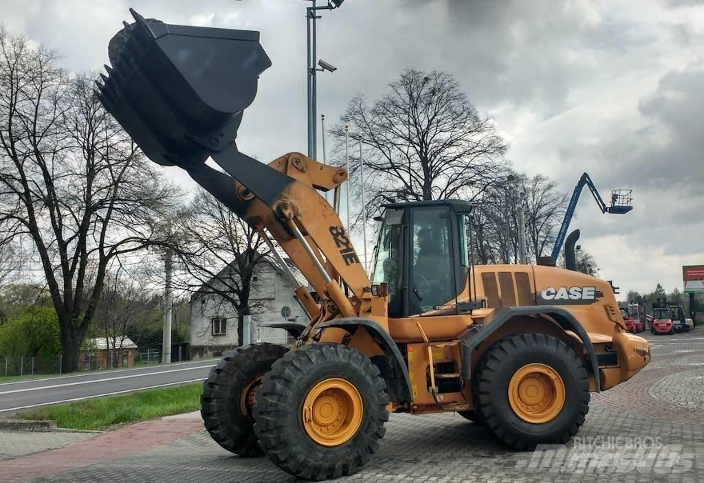 CASE 821 E Ładowarki kołowe
