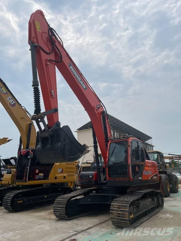 Doosan DX 225 LCA Koparki gąsienicowe