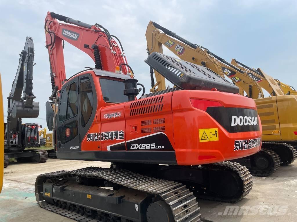 Doosan DX 225 LCA Koparki gąsienicowe