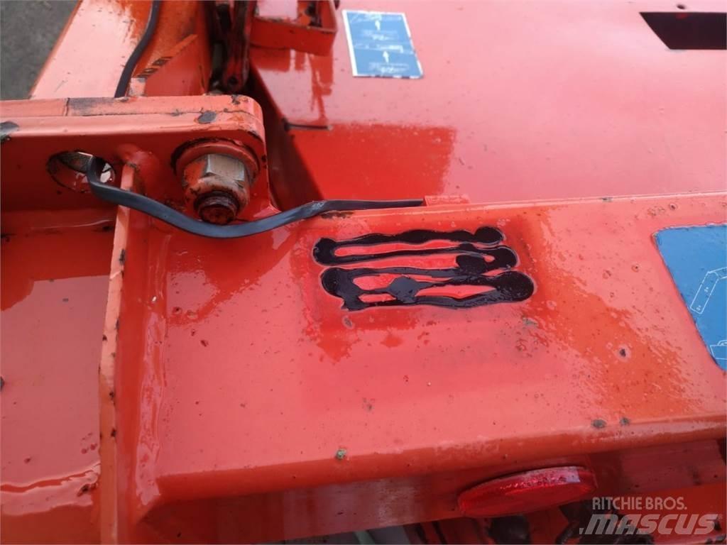 Kuhn GMD 802 F Kosiarki ze wstępną obróbka paszy