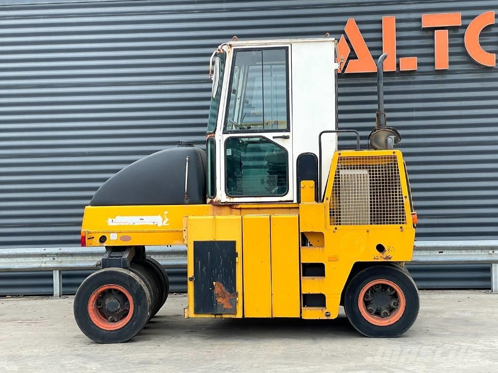 Dynapac CP 142 Walce ogumione