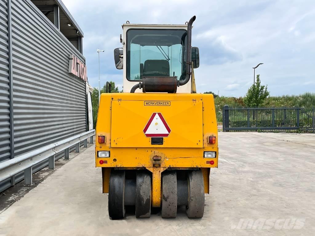 Dynapac CP 142 Walce ogumione