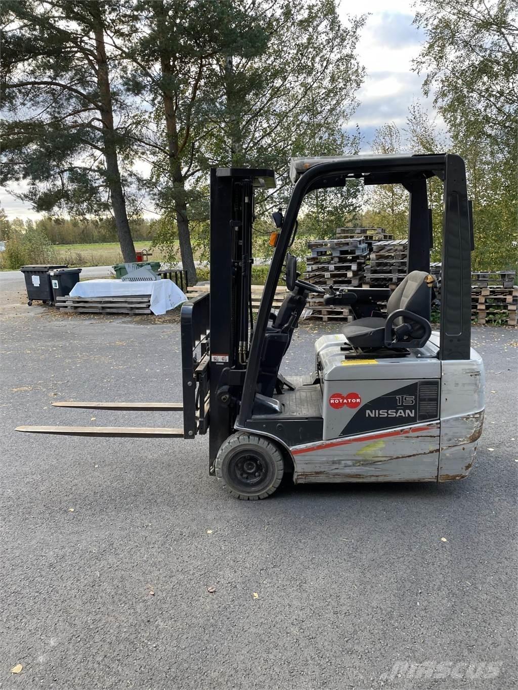 Nissan 15 Wózki elektryczne