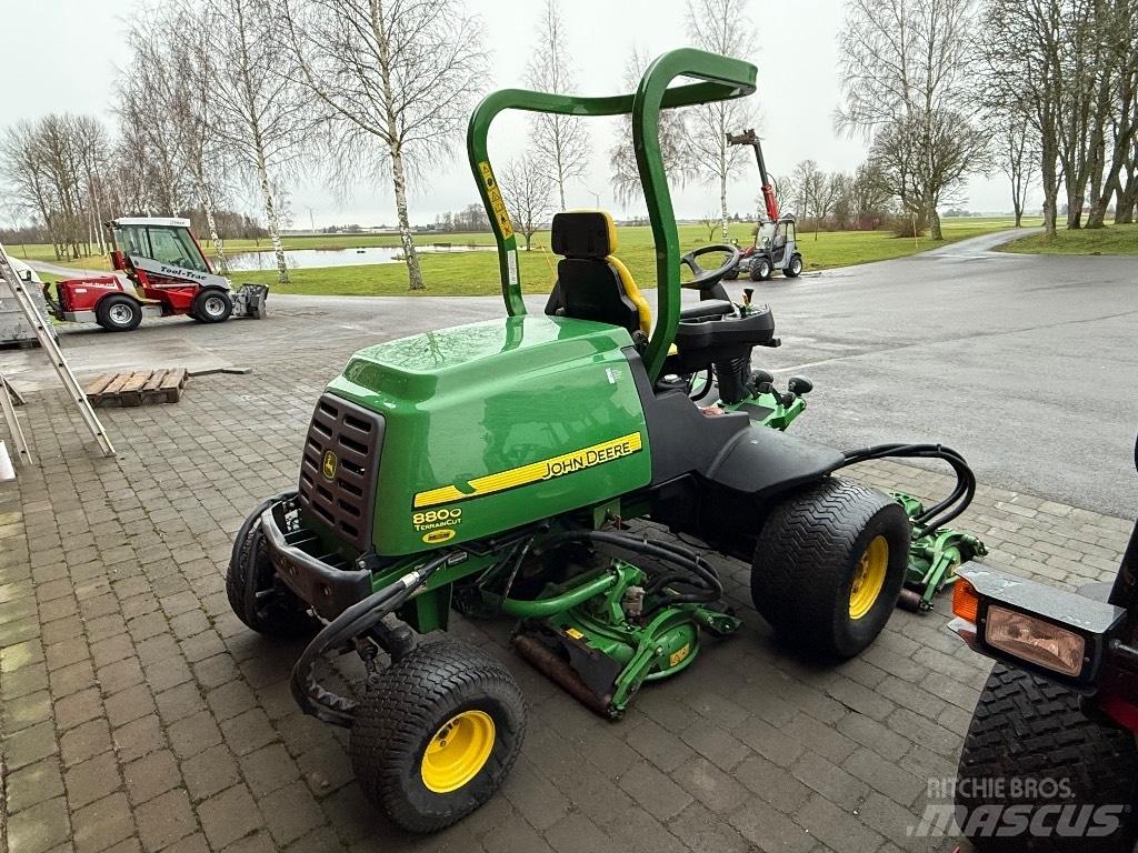 John Deere 8800 Kosiarki ogrodowe