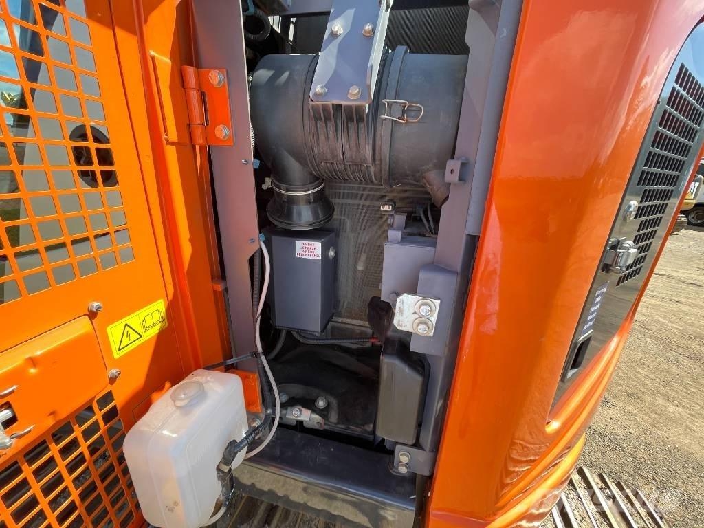 Hitachi ZX 135 US-6 Koparki gąsienicowe