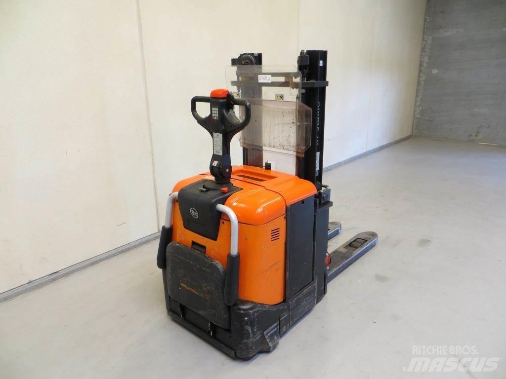BT SPE125 Samojezdne maszyny do załadunku