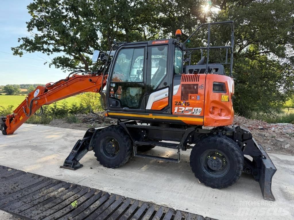 Hitachi ZX 135 W-7 Koparki kołowe