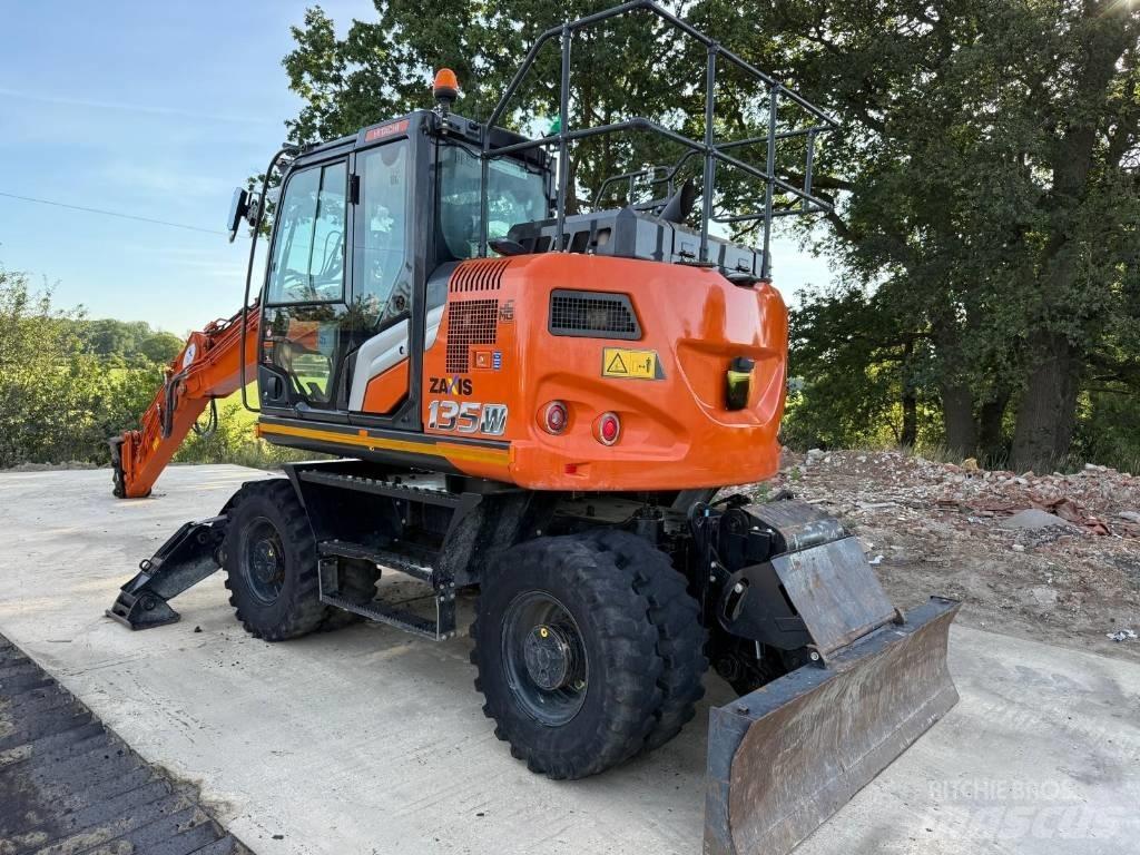 Hitachi ZX 135 W-7 Koparki kołowe