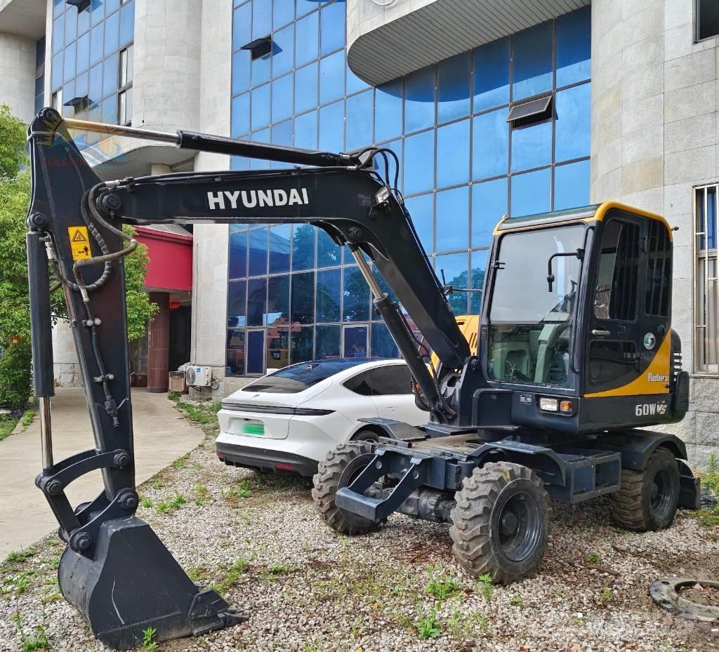 Hyundai Robex 60 VS Minikoparki