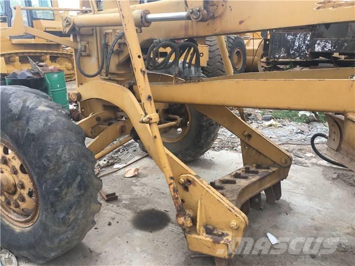 Komatsu GD 623 A Równiarki