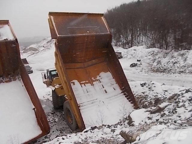  777D AGC1464 Wózki widłowe terenowe
