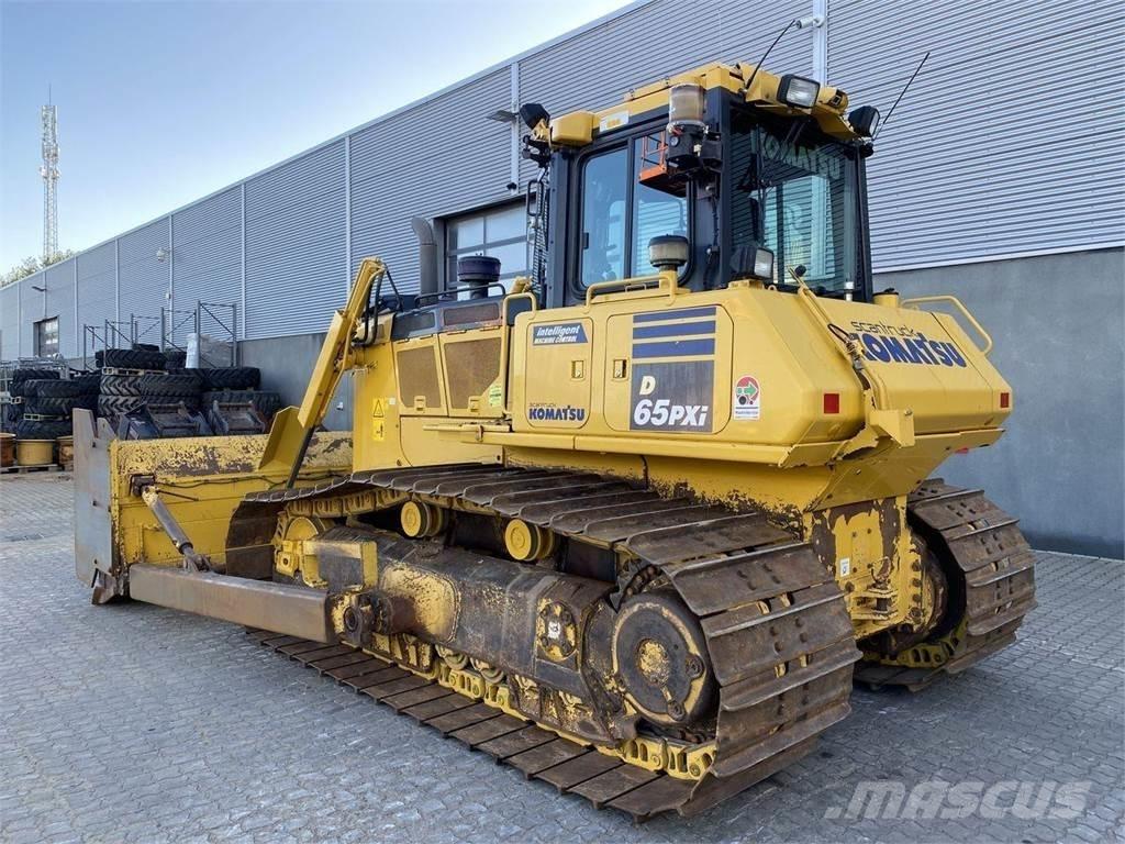 Komatsu D65PXI-18 Spycharki gąsienicowe