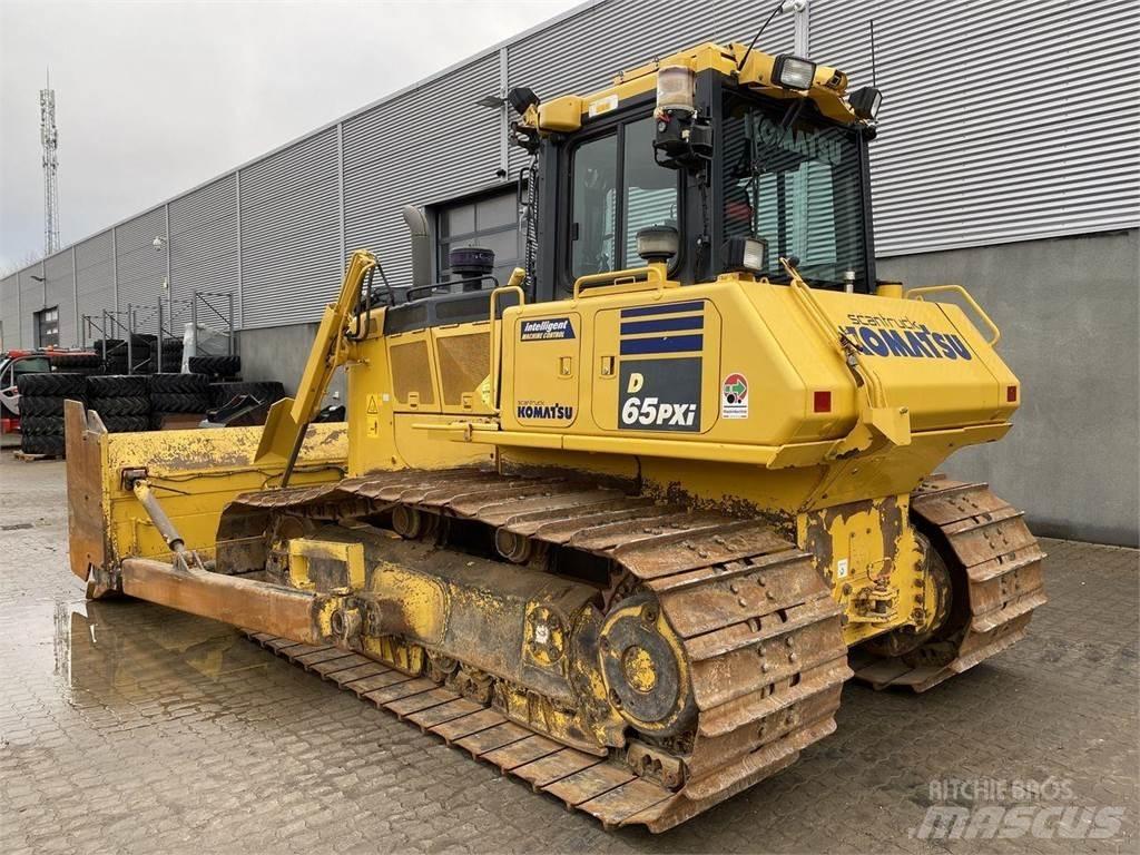 Komatsu D65PXI-18 Spycharki gąsienicowe