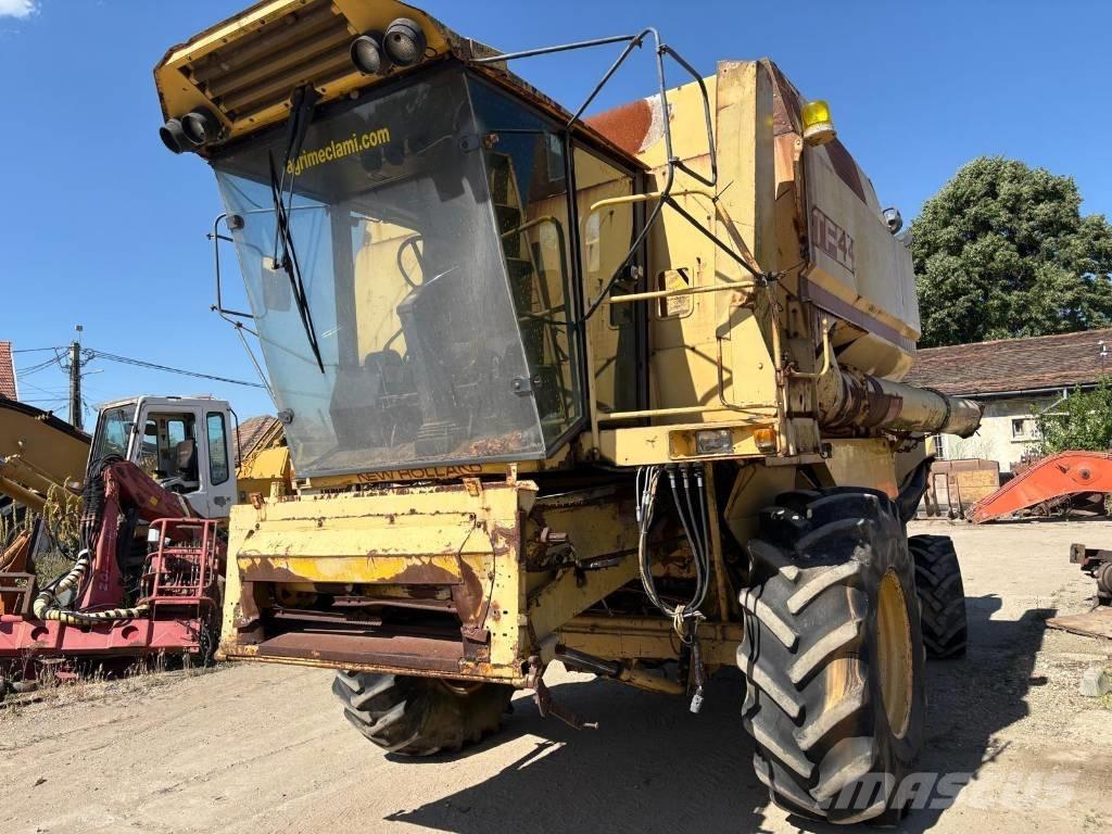 New Holland TF 44 Kombajny zbożowe