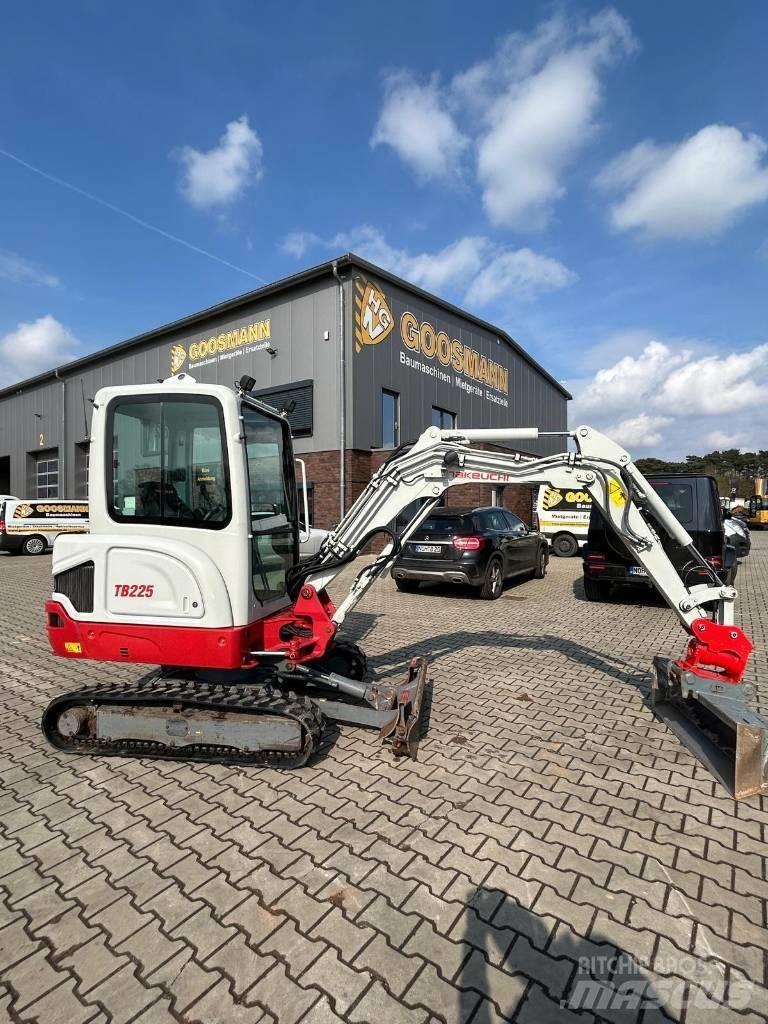 Takeuchi TB 225 Minikoparki