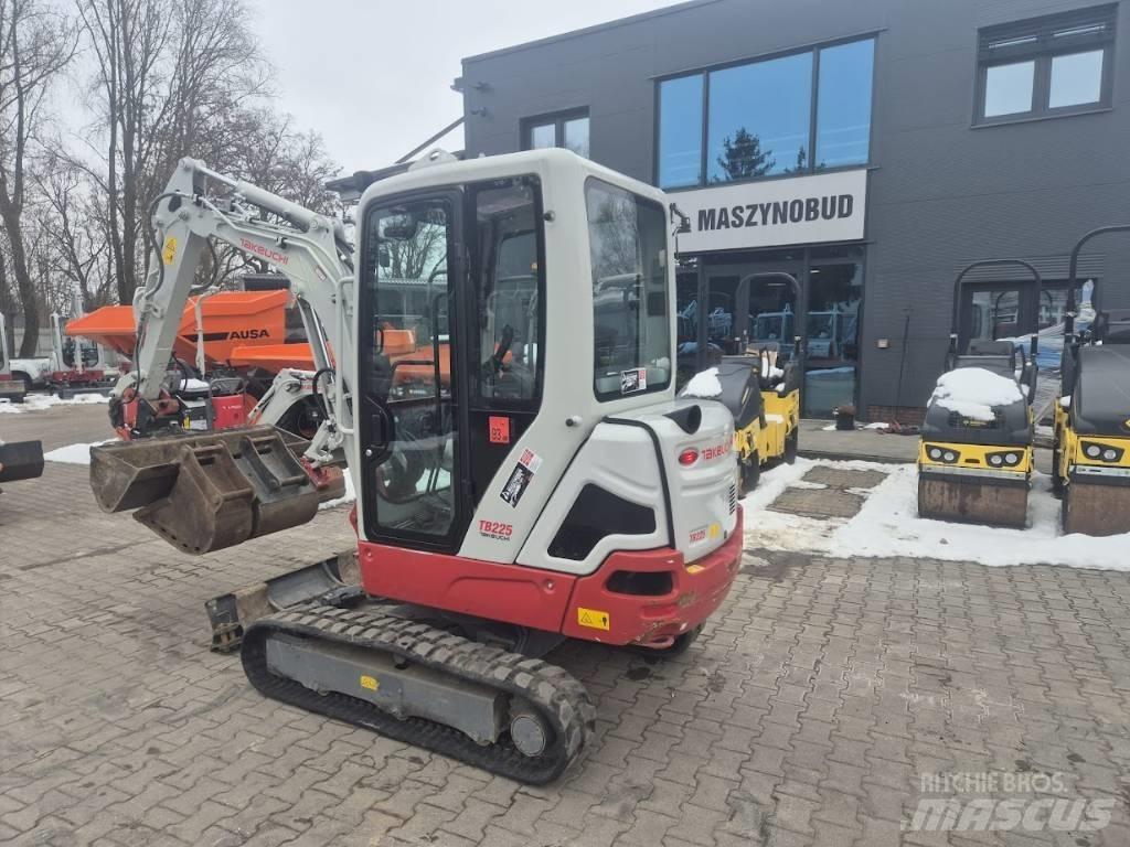 Takeuchi TB 225 Minikoparki