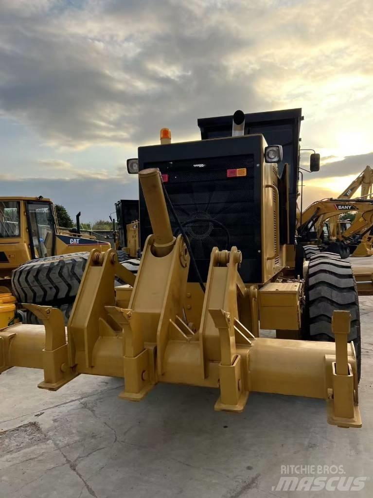 CAT 140 K Równiarki