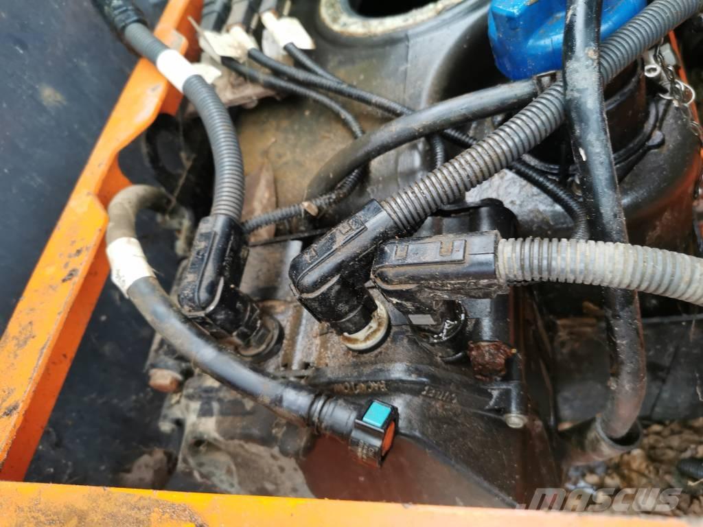 Doosan DX 225 SLR Koparki gąsienicowe