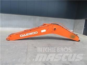 Daewoo DX 225 LC Ramy i zawieszenie