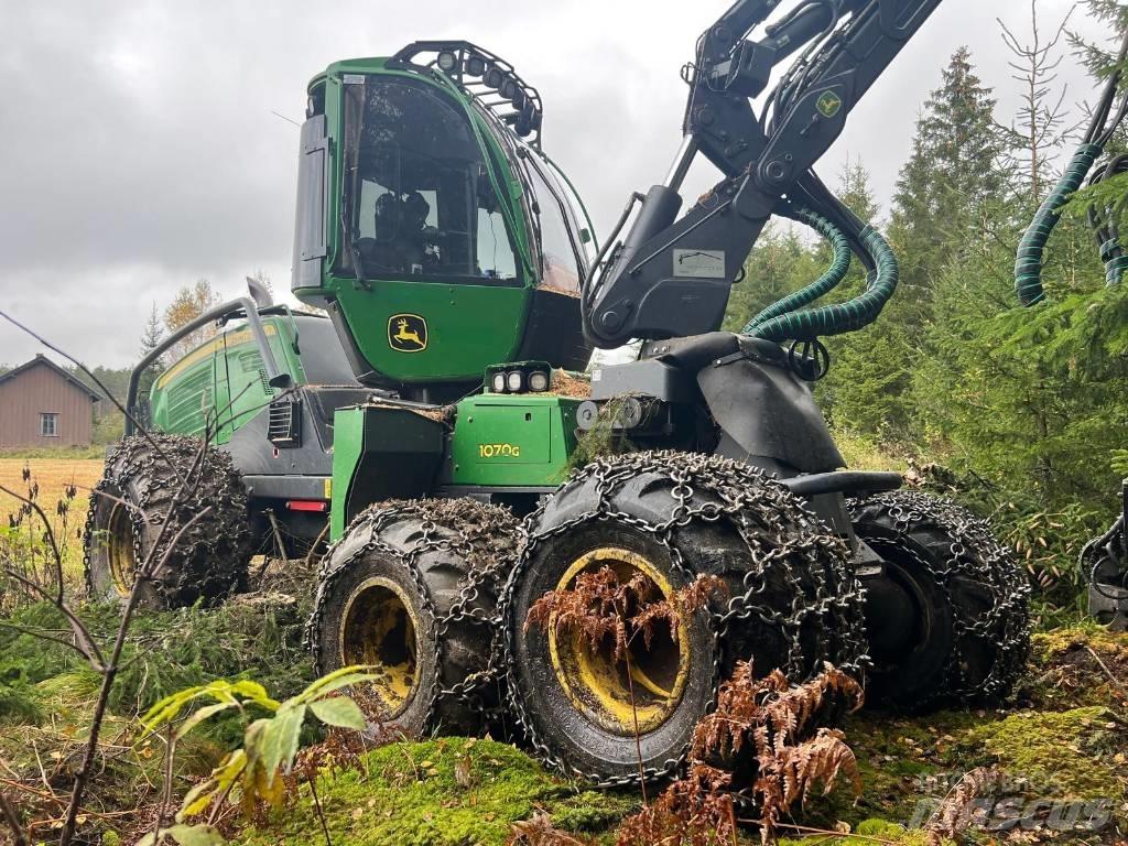 John Deere 1070G Harwestery