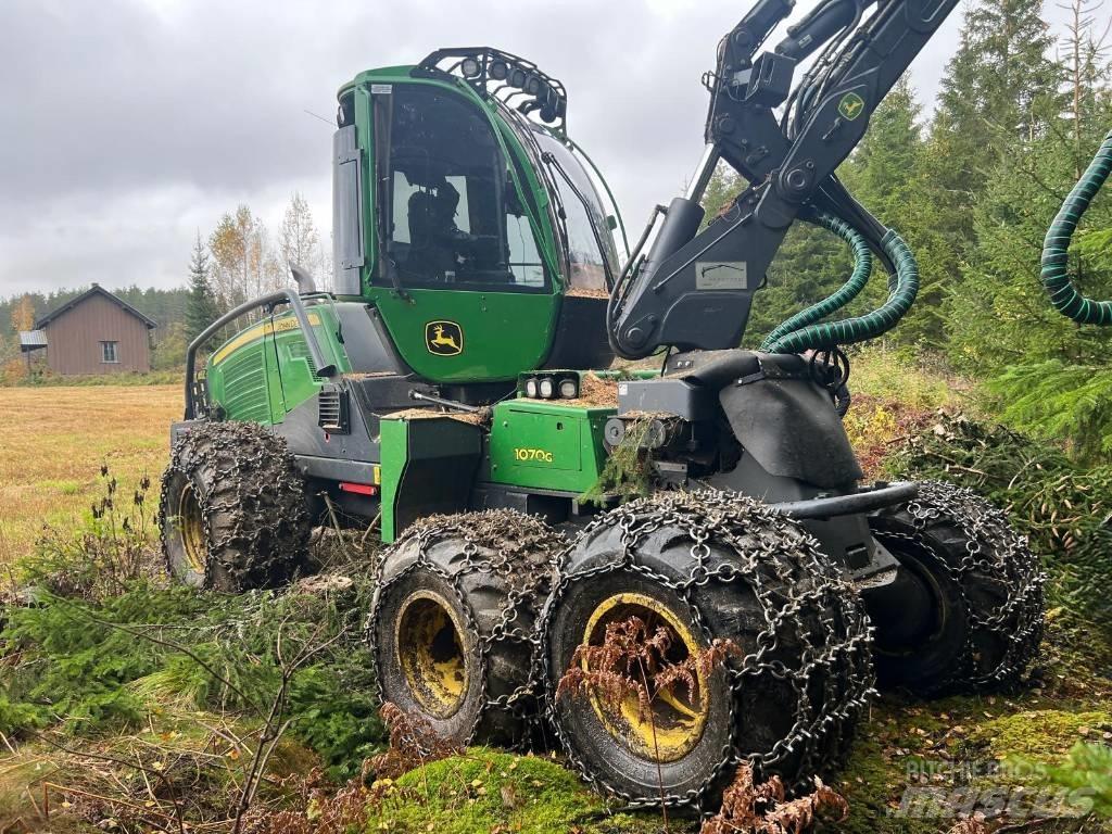 John Deere 1070G Harwestery