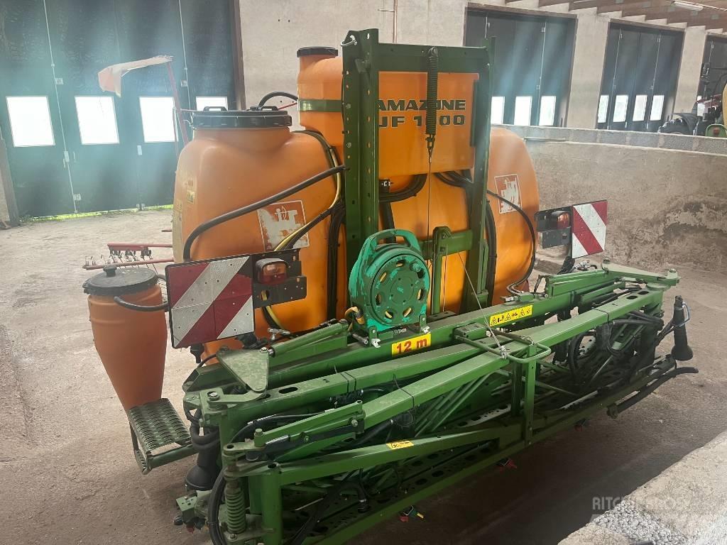 Amazone UF 1000 Zamontowane opryskiwacze