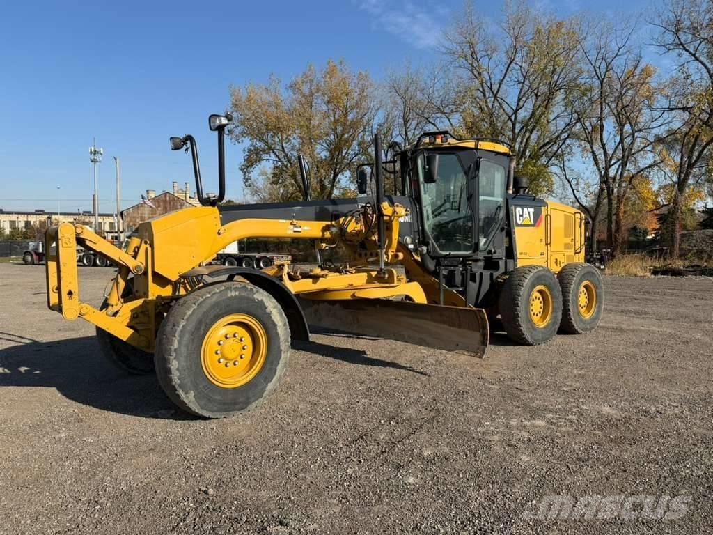 CAT 140 M 2 Równiarki