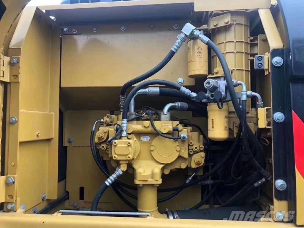 CAT 323 Koparki gąsienicowe