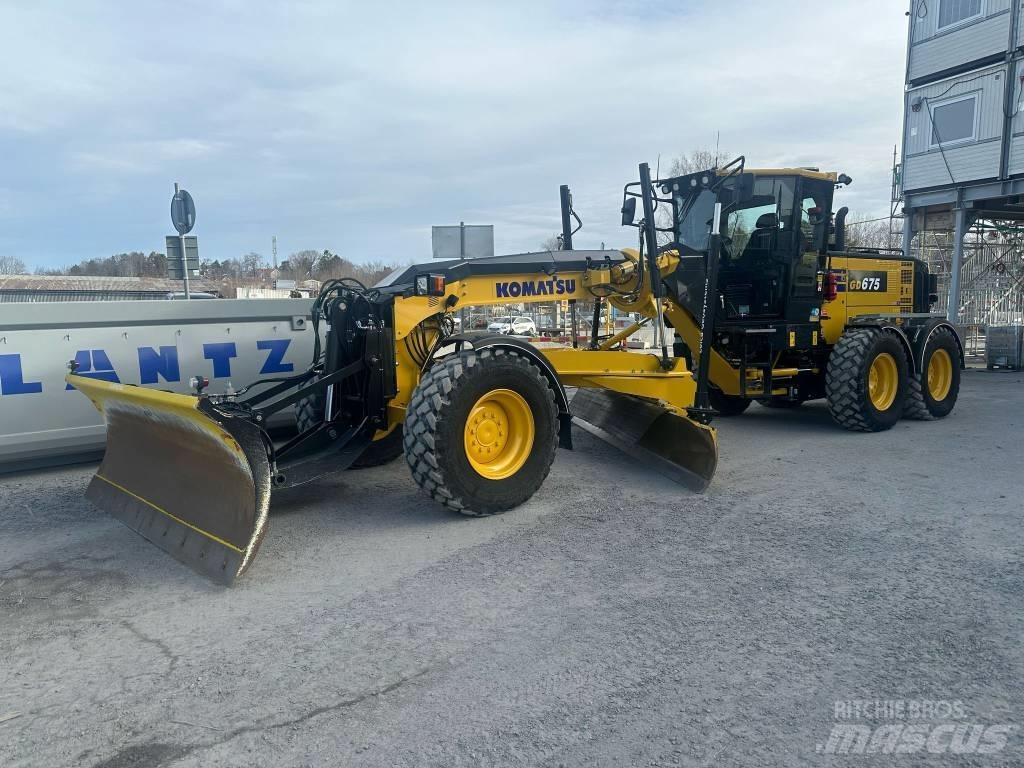 Komatsu GD675-7E0 Równiarki