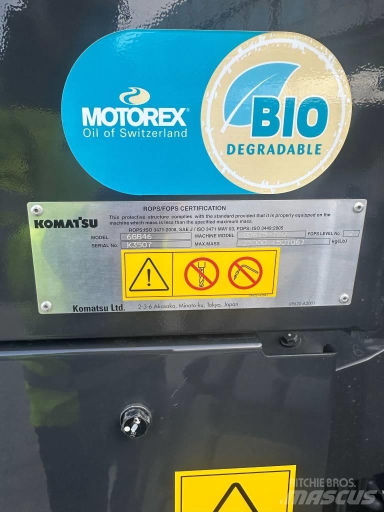 Komatsu GD675-7E0 Równiarki