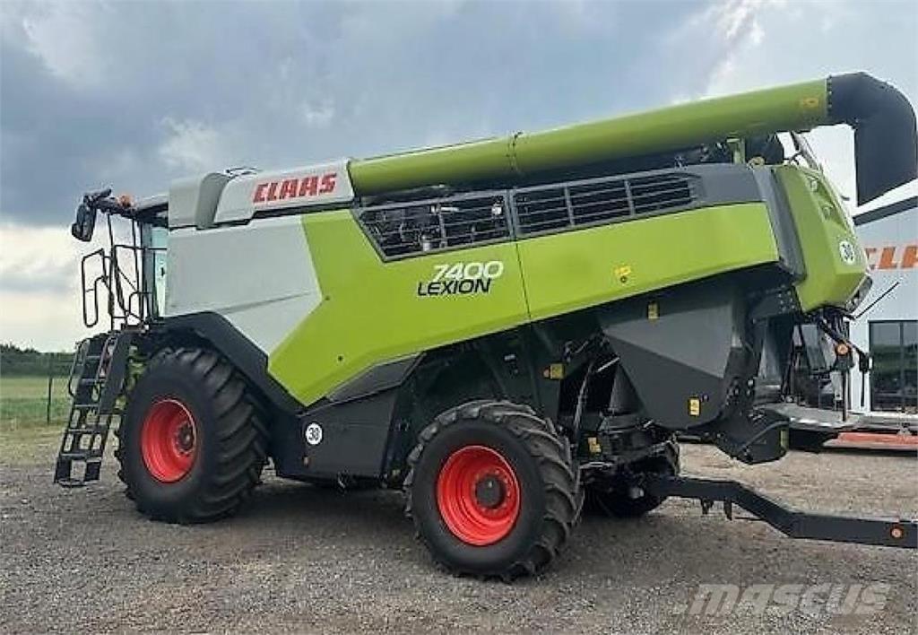 CLAAS Lexion 7400 Kombajny zbożowe