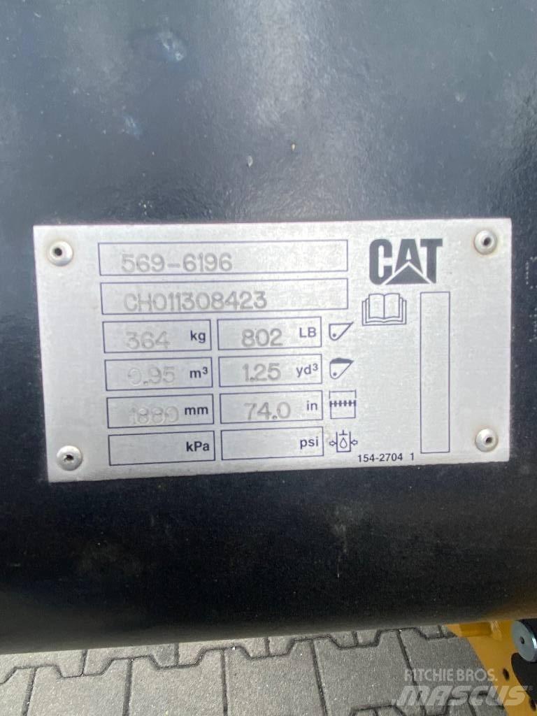 CAT 906 Ładowarki kołowe