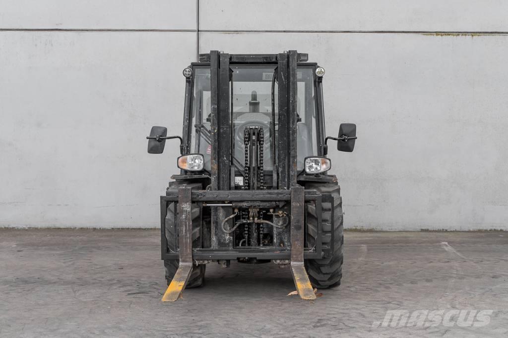 Manitou MC 30-4 Wózki Diesla