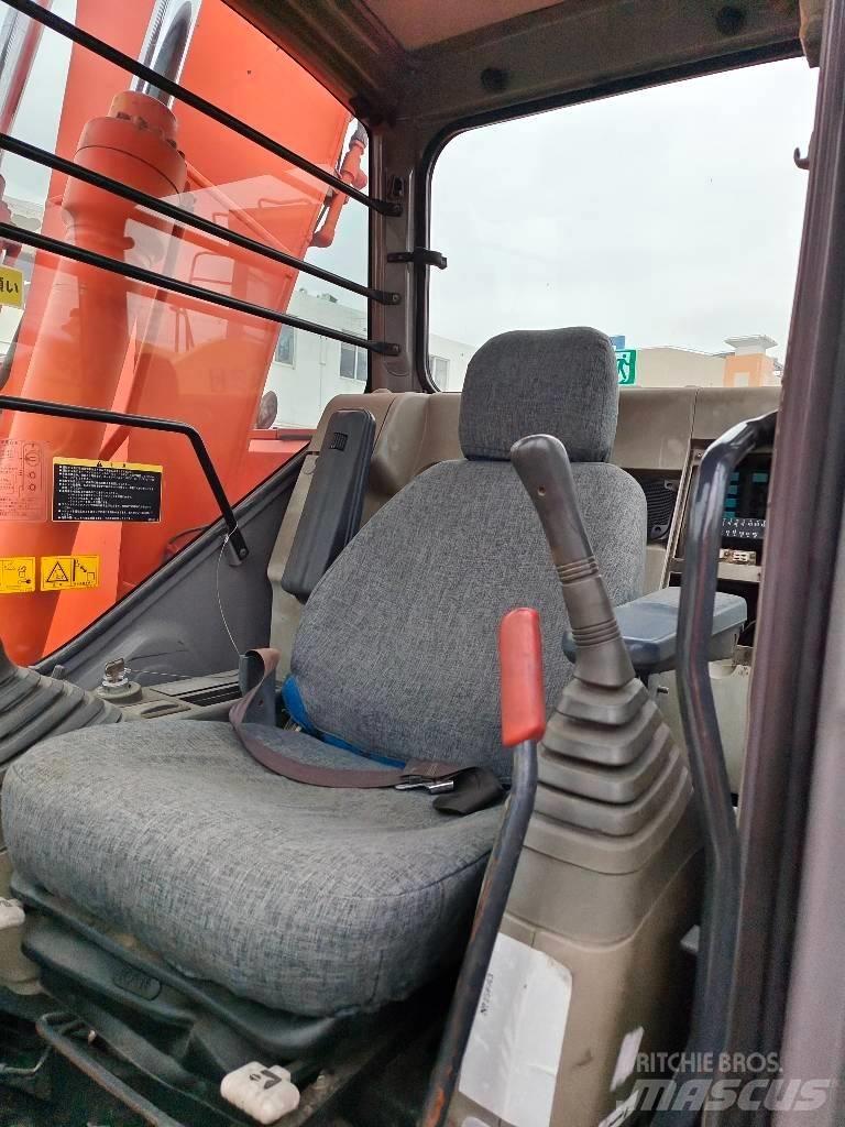 Hitachi ZX 135 US Koparki gąsienicowe
