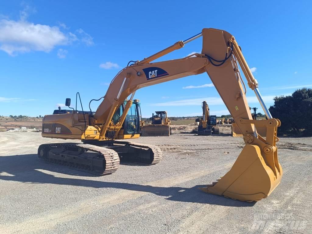 CAT 325 D Koparki gąsienicowe